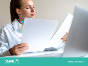 Nhân viên ghi chép sổ sách, kế toán, kiểm toán (Bookeeping, Accounting, and Auditing Clerks) có nhiệm vụ tính toán, phân loại và ghi lại dữ liệu để giúp các tổ chức lưu giữ hồ sơ tài chính đầy đủ và chính xác.